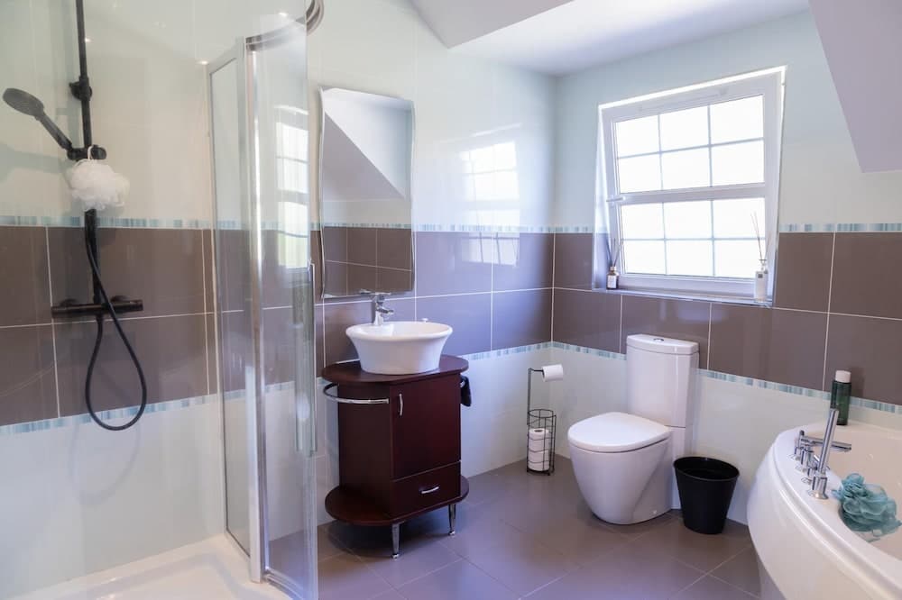 Luxurious 4BD Family Retreat in Magherafelt