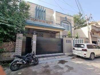 Impeccable 4-bed Villa in Gujrat