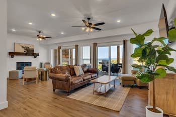 Chateau Royale 5 Bedroom Home by Redawning