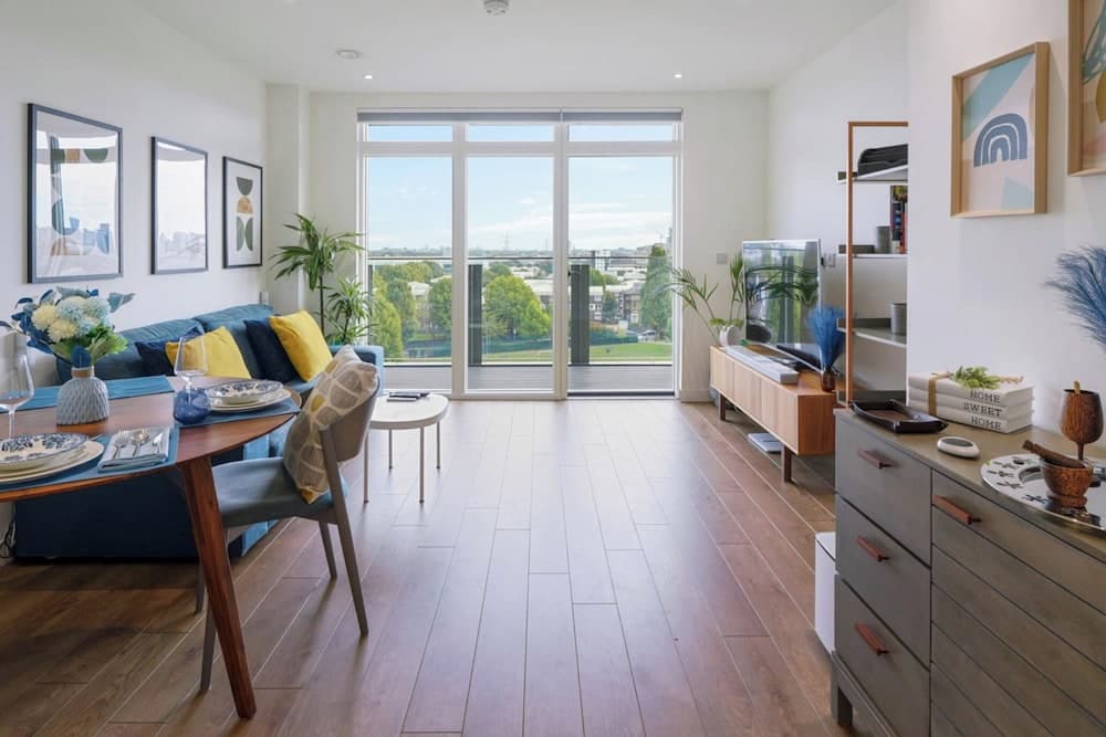 Skyline View 1 Bed Apartment Sleeps 2 - Balcony