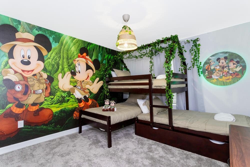 4257 PD - Storey Lake - Luxury 4 Bed Villa Private Pool