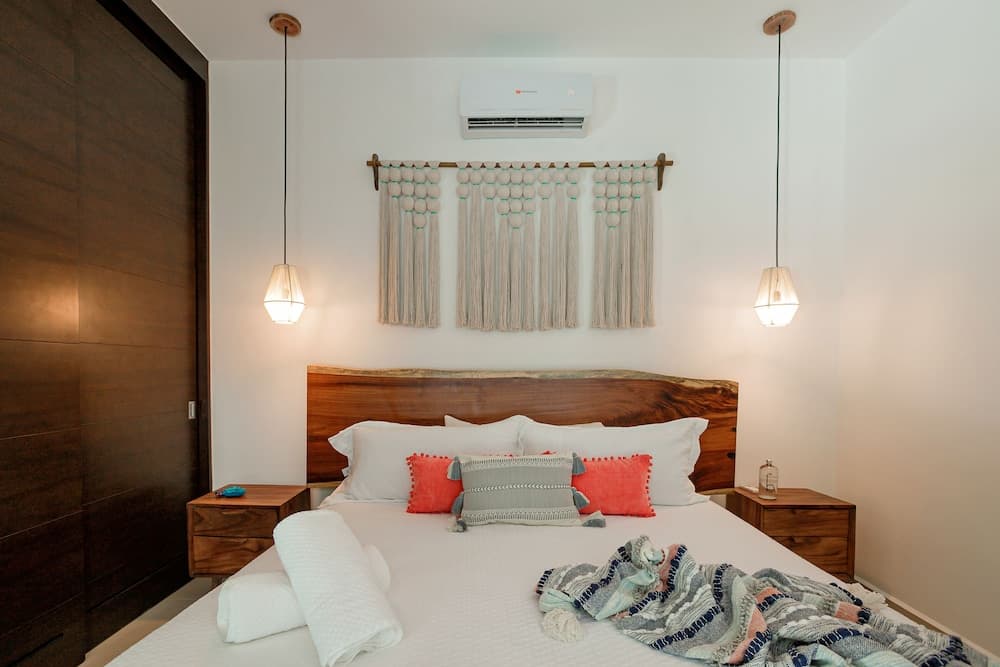 Marvellouse Town House, Terrace, Pool and Golf