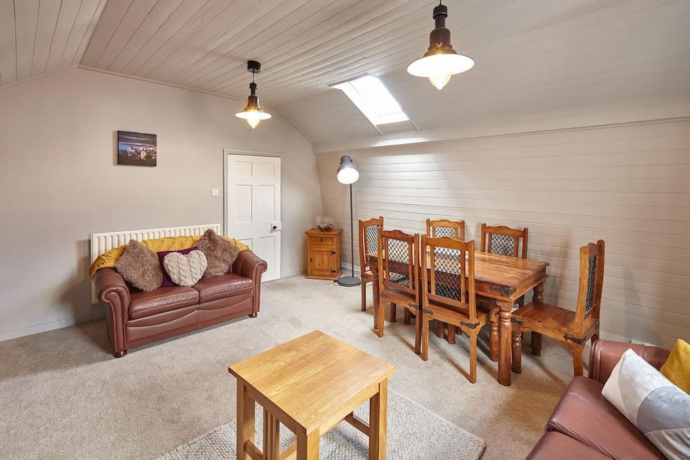 Host Stay Leesholme Loft