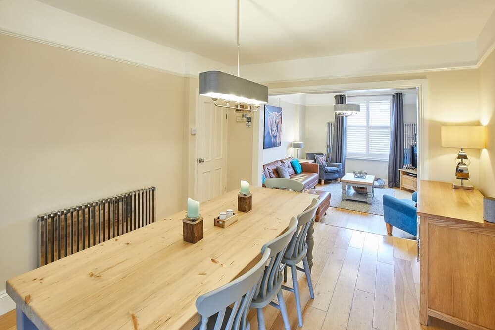 Host Stay Hutton House