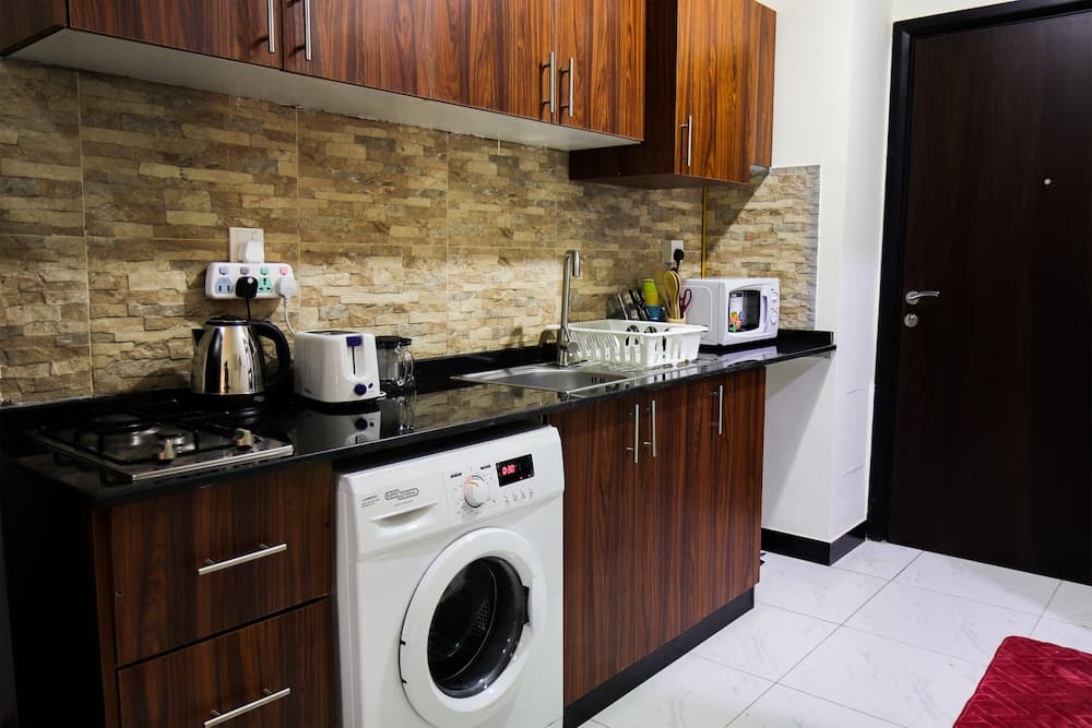 Studio Apartment in Knightbridge Court