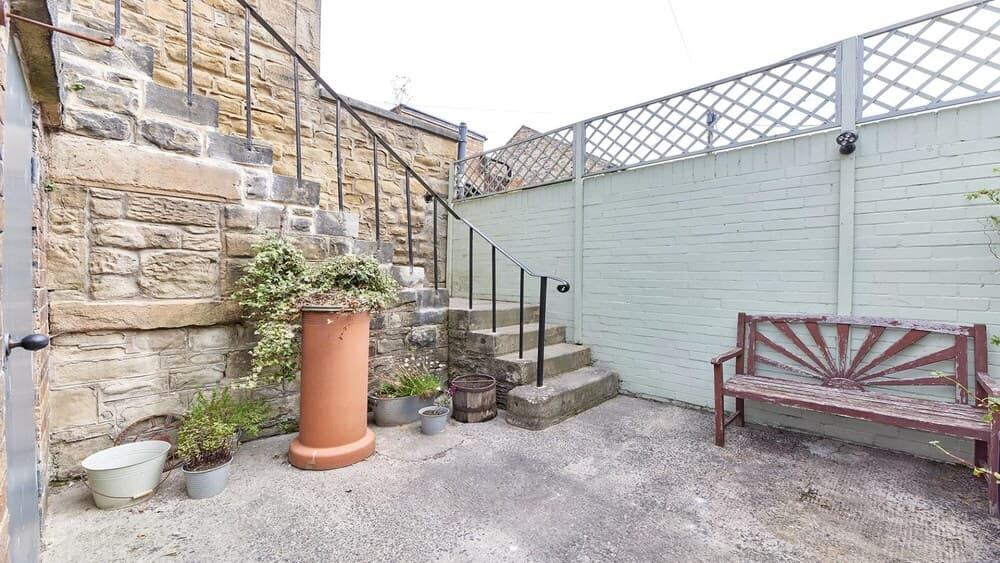 Host Stay The Old Courtroom Flat