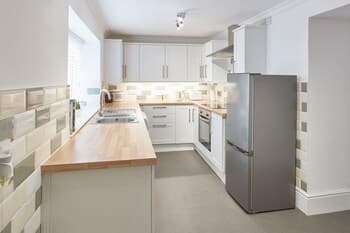 Host Stay The Library