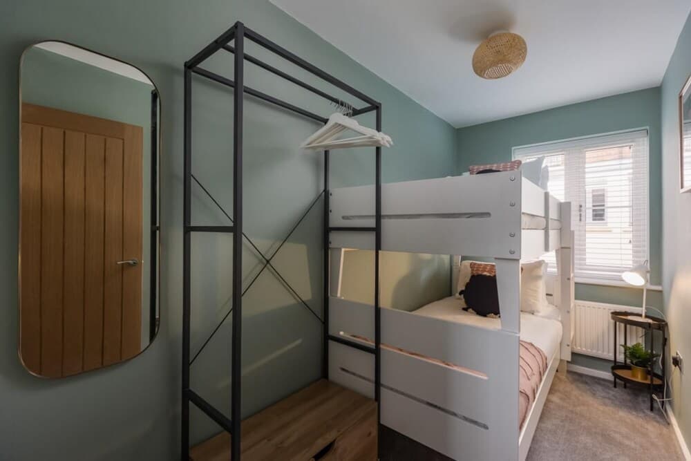 Host Stay Oyster Cottage