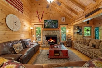 Dancing Bears Cabin With hot tub Fireplace Creek