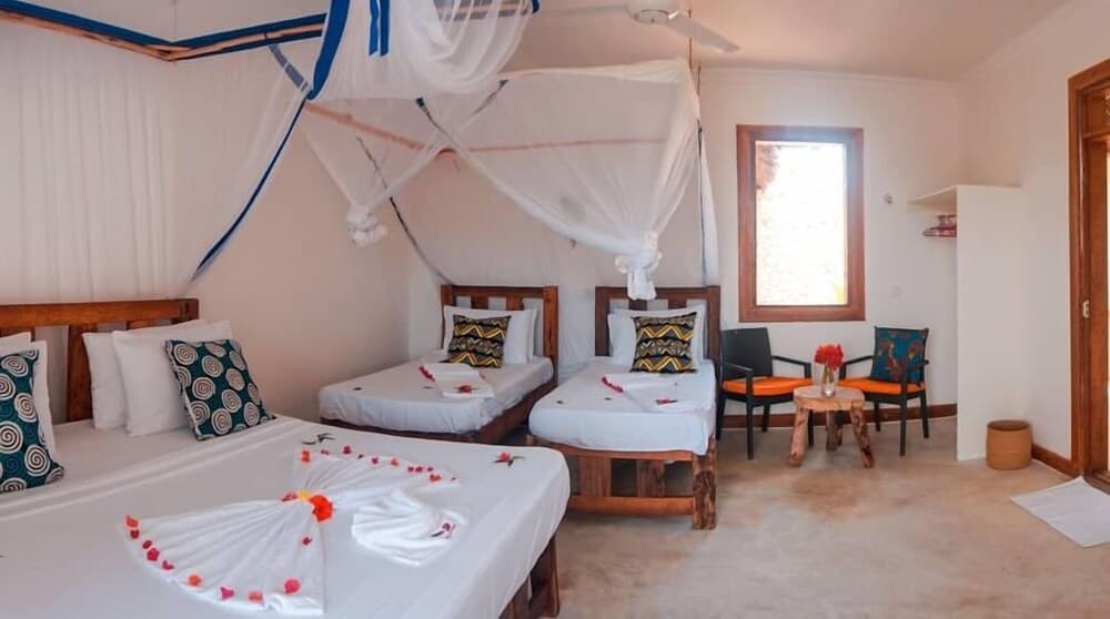 Kusini Beach Bungalows