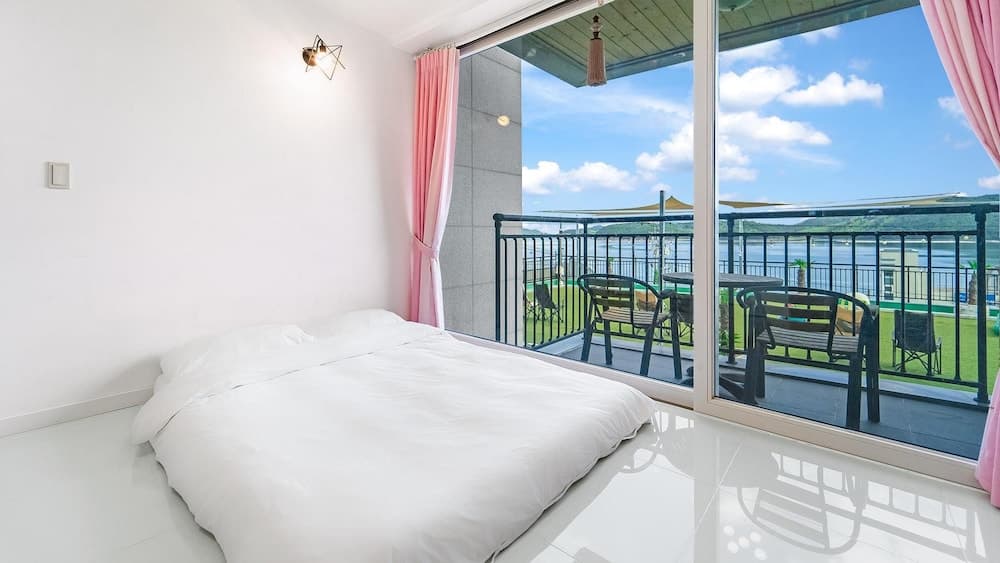 Namhae Spring, Summer, Fall, Winter Pet-