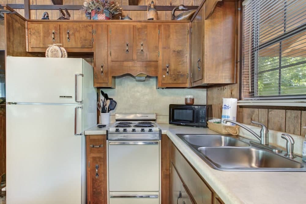 Rays Chalet - Unique and Cozy Riverfront Home!