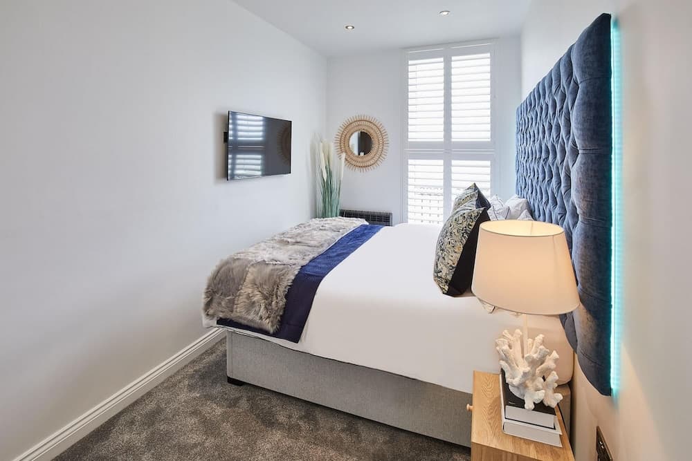 Host Stay Saltwater Suite