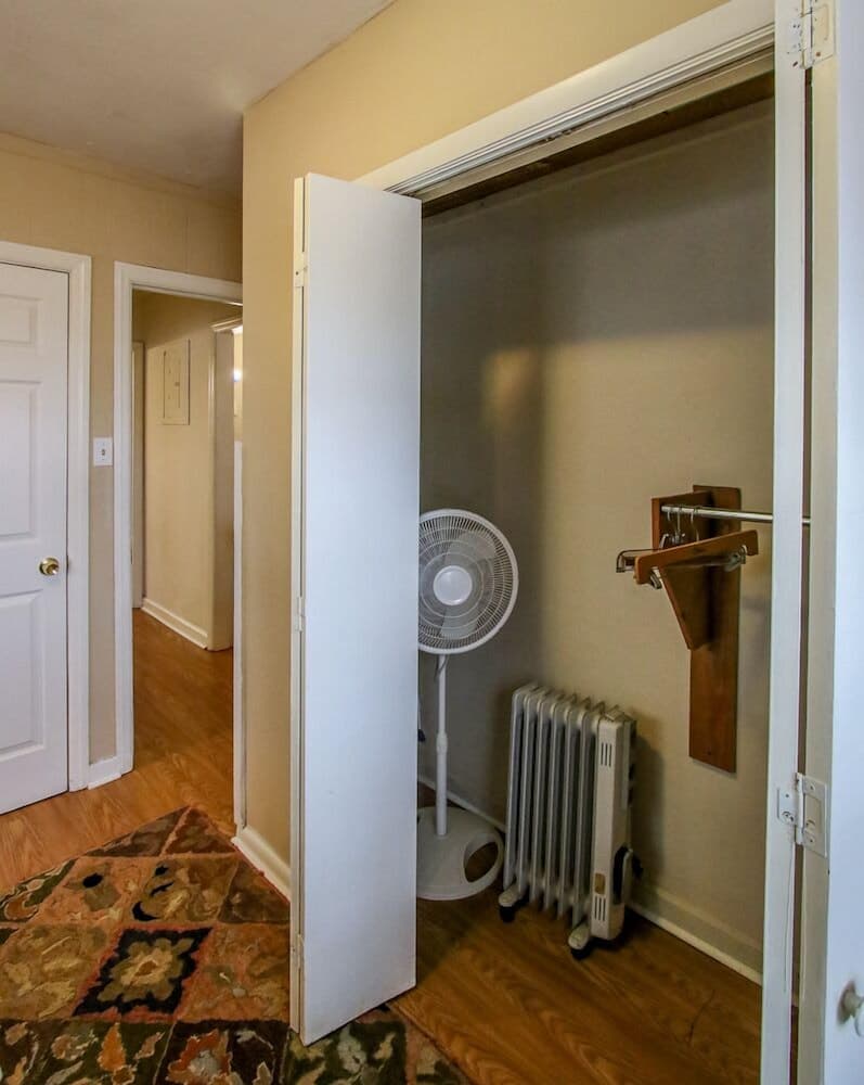 The Savannah Belle Forsyth Park A Side