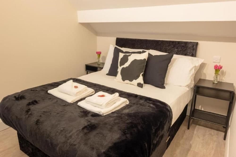 Catharine House by condokeeper