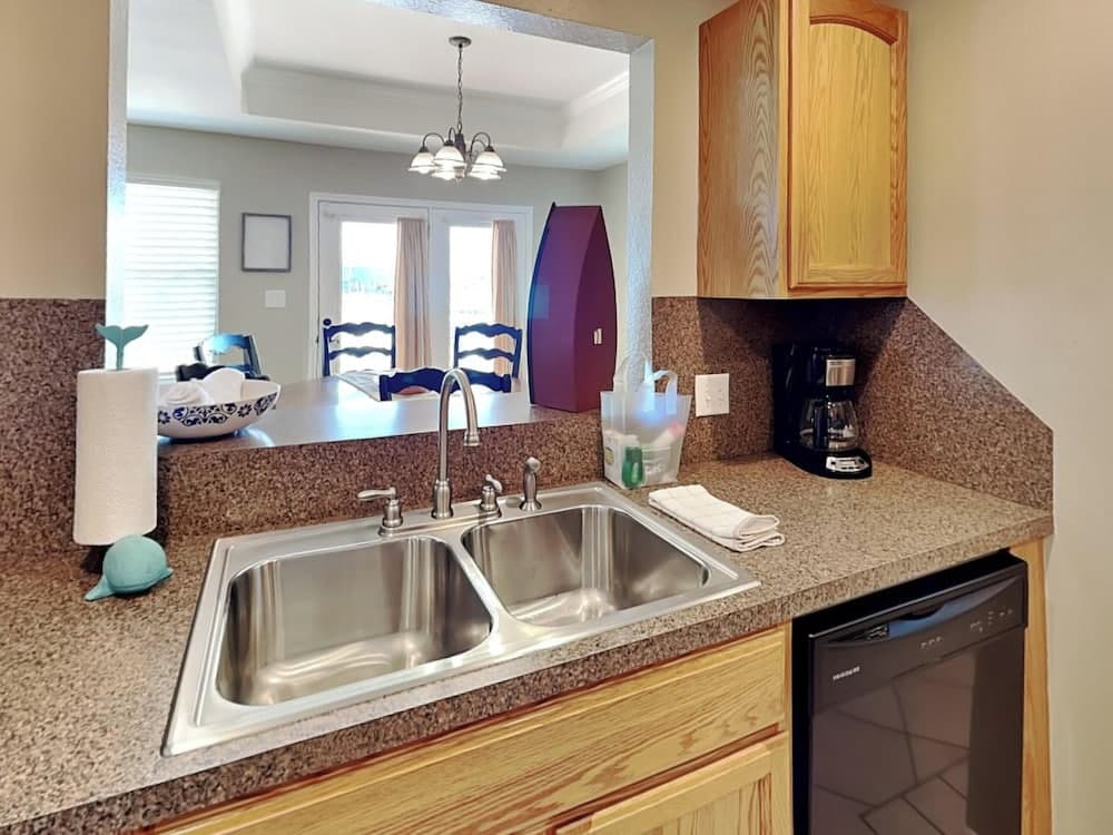 A Fin N Feather by Miss Kitty’s