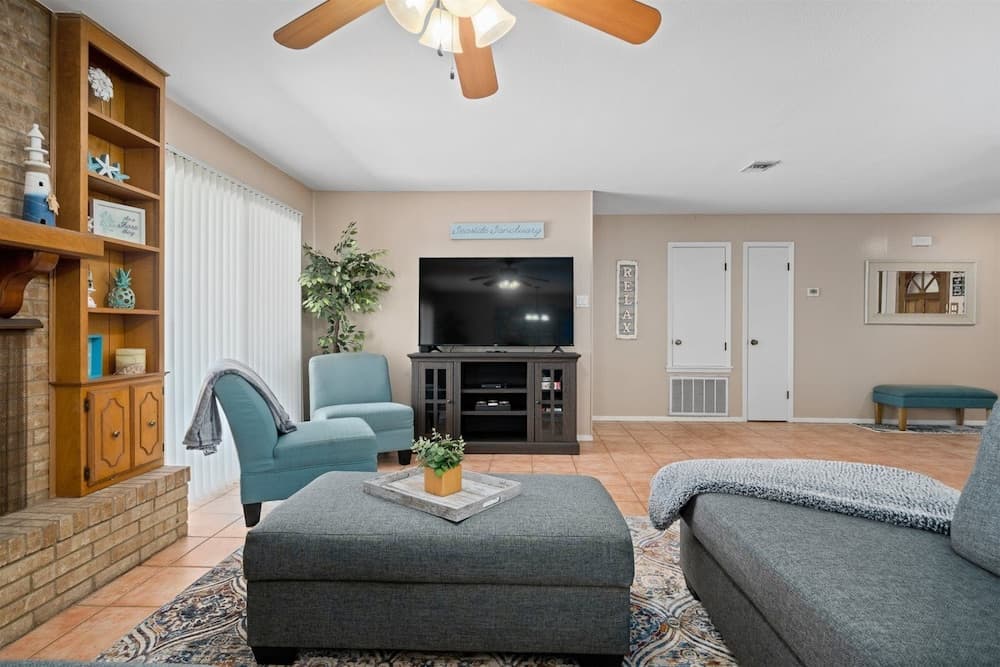 Gone Coastal by Miss Kitty’s