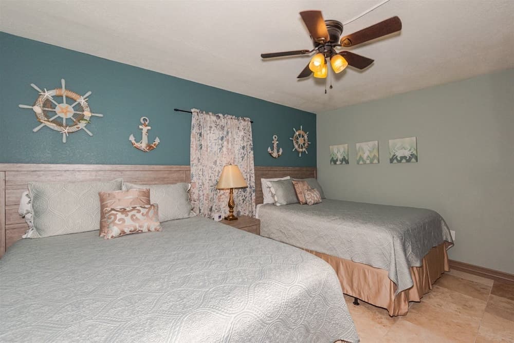 Laguna Reef 2 by Miss Kitty’s