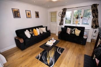 25 Mins to CL! London Amazing 2bedhome Sleeps 1-5