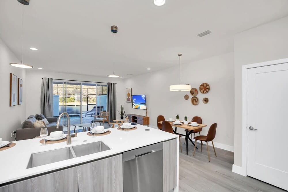 Modern 3BR Townhouse With Pool Near Disney