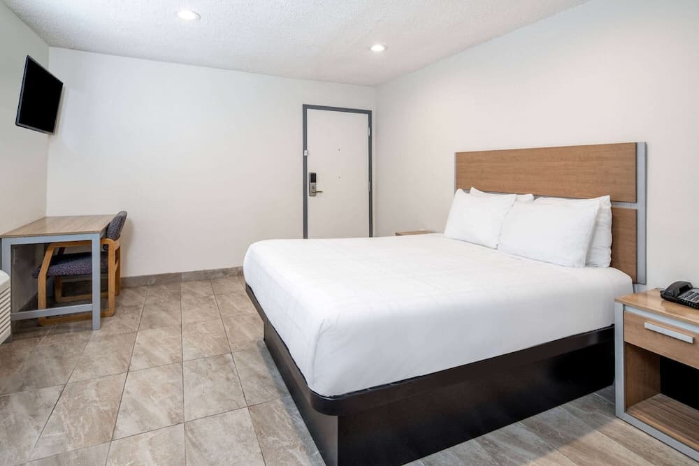 Super 8 by Wyndham Bakersfield Ca