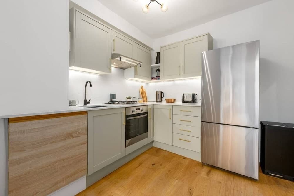 The Victorian House - Enticing 3bdr House With Garden