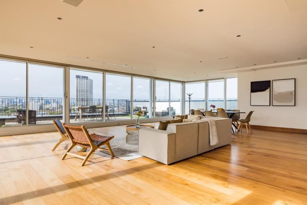 The Canary Wharf Secret - Glamorous 2bdr Flat w Terrace and Parking
