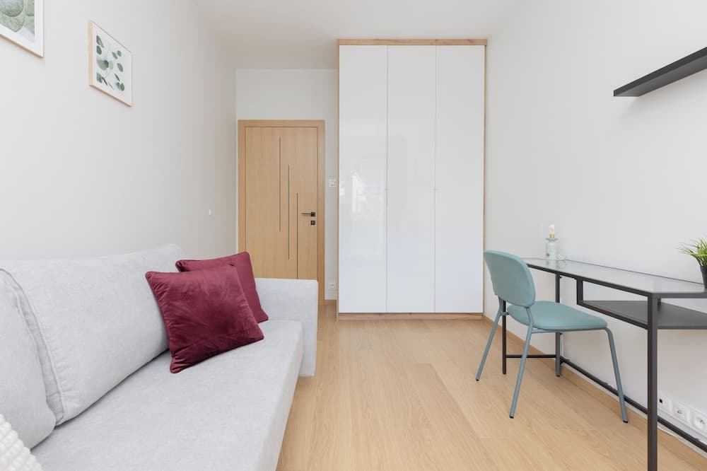 Warsaw Apartment With Parking by Renters