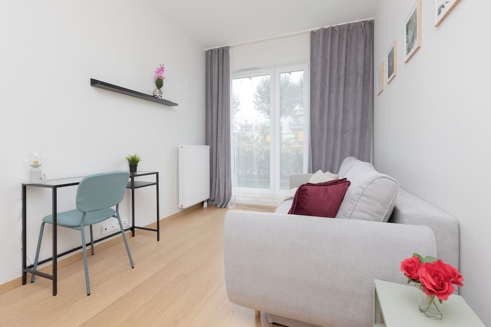 Warsaw Apartment With Parking by Renters