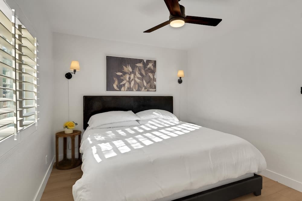 Fabulous Oasis On 59th 4 Bedroom Home by Redawning