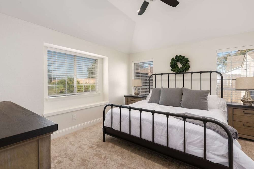 Home Pool 15 Minutes from DFW Airport