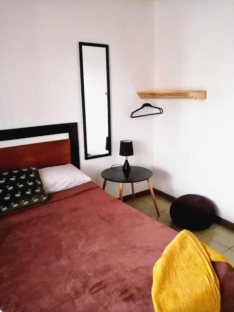 Airport traveler's home. - Hostel