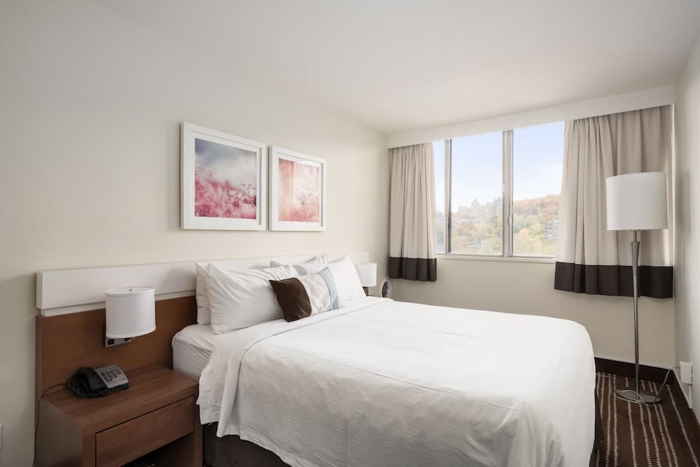 Hotel 2170 Lincoln Downtown Montreal