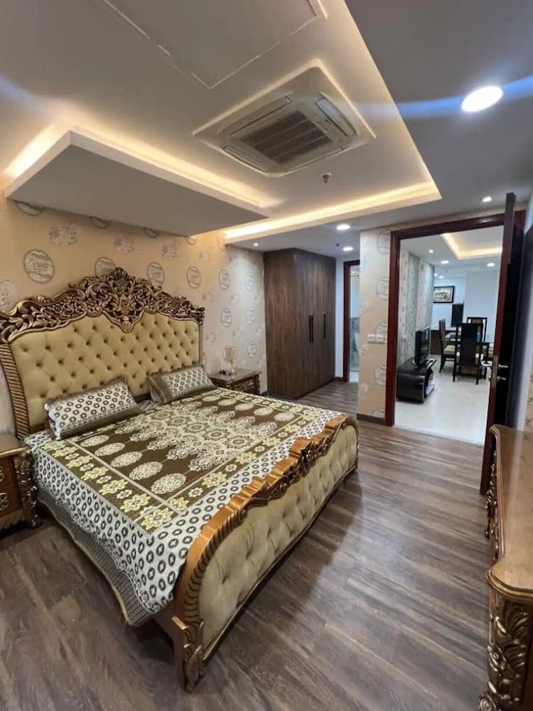 Goldcrest Apartments