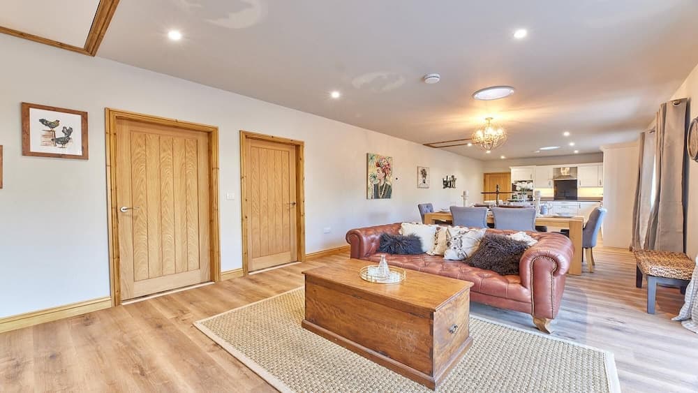 Host Stay The Parlour