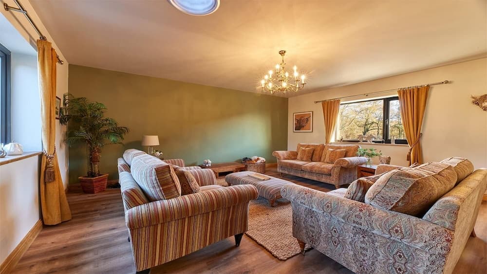 Host Stay The Parlour