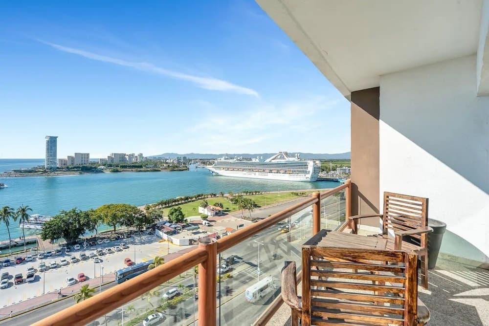 CONDO D12 BY TRVL2HM