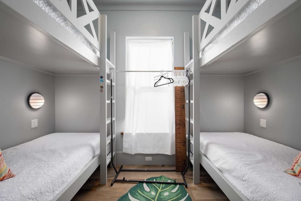 Seagrove Manor by Avantstay Free Paddle Boards Lake Front Yard & Pet Friendly