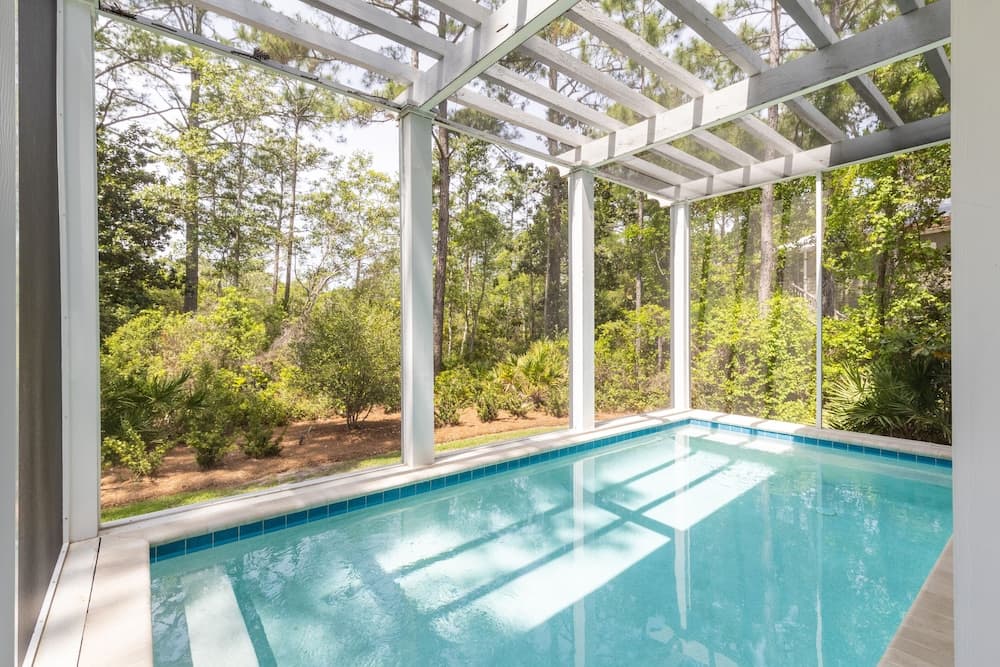 Emerald Elegance by Avantstay 5 Mins TO Beach w/ Chefs Kitchen, Pool & Bbq!