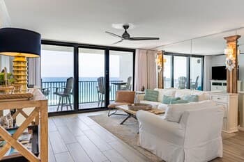 1 Incredible View by Avantstay Emerald Coast Views on Beach!