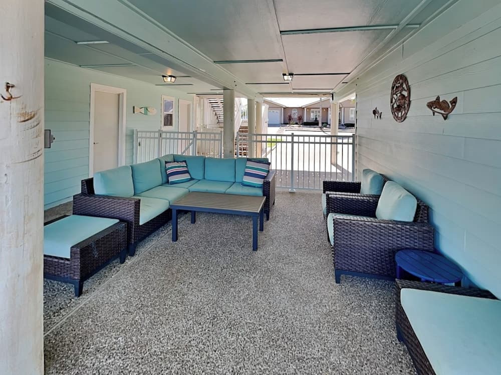 Sandy Oasis by Miss Kitty’s