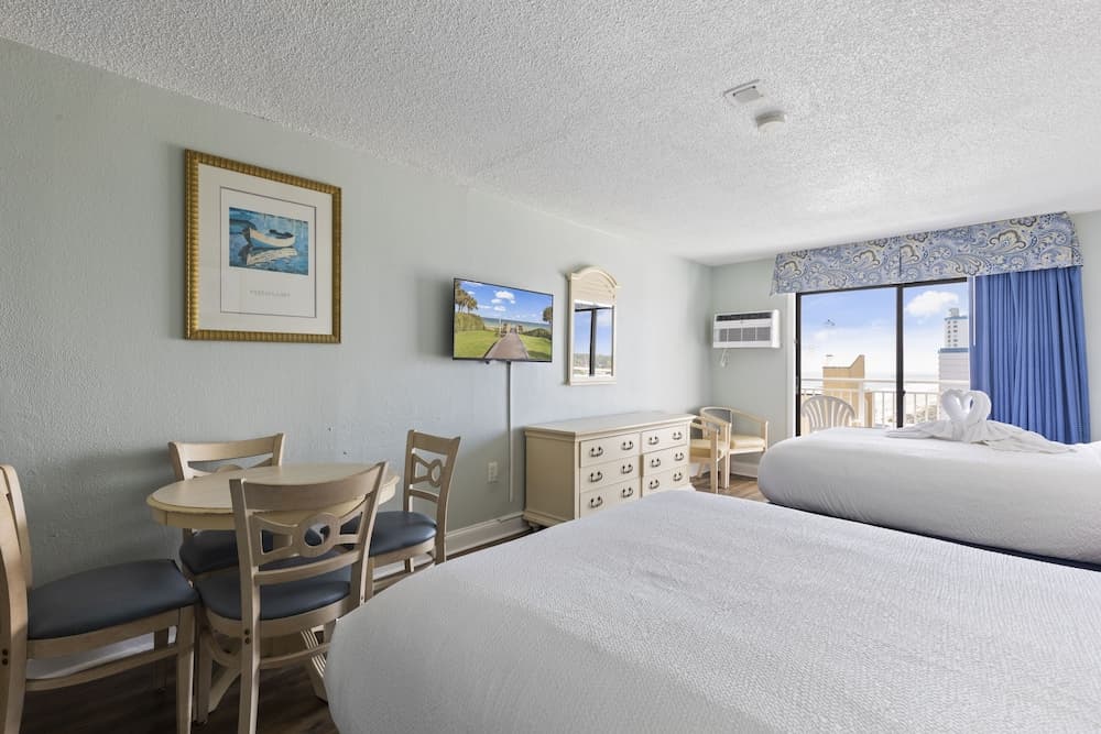 SeaMist Driftwood Vacation Studio with Balcony