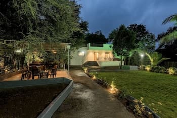 CosmicStays Casa Ivory Pool Villa Mulshi