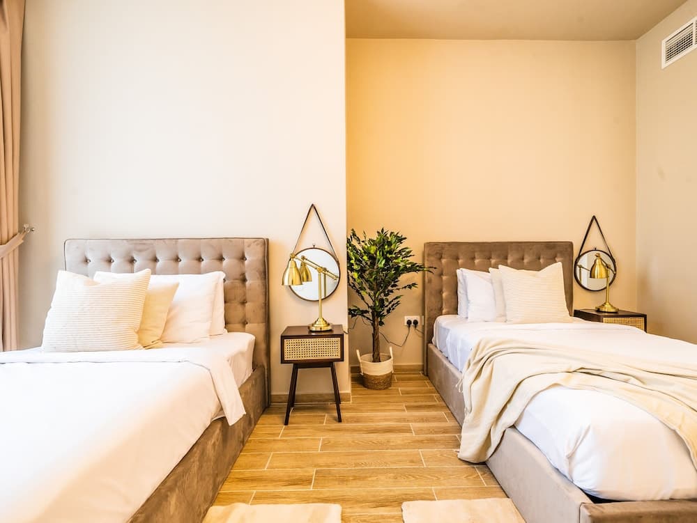 Jaw-dropping Canal and Skyline Views, Close to DT