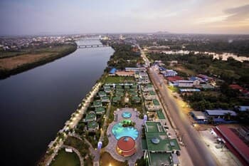 CASTLE BAYVIEW RESORT & SPA