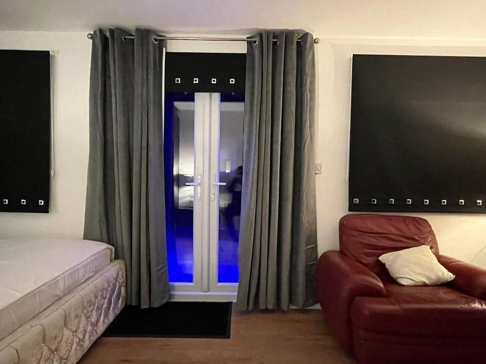 Remarkable 1-bed Studio in Staines - Surrey