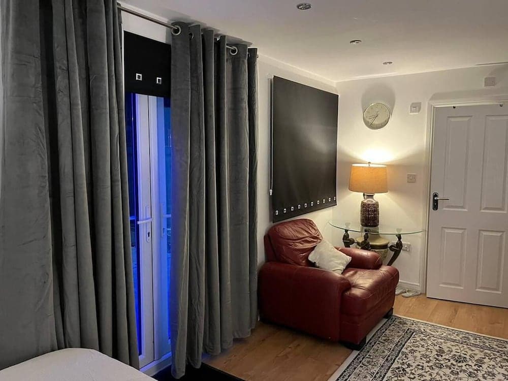 Remarkable 1-bed Studio in Staines - Surrey