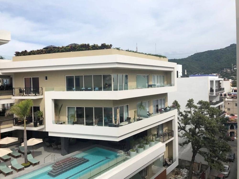 CONDO L268  BY TRVL2HM