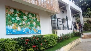 Peaceful 1 BR home in private residence