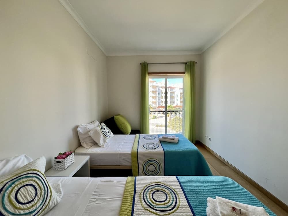 Armacao DE Pera Typical by Homing